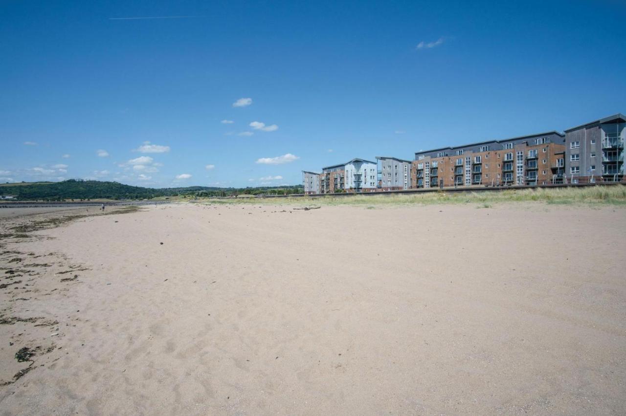 Beach View - 2 Bedroom Apartment - Llanelli Eksteriør bilde