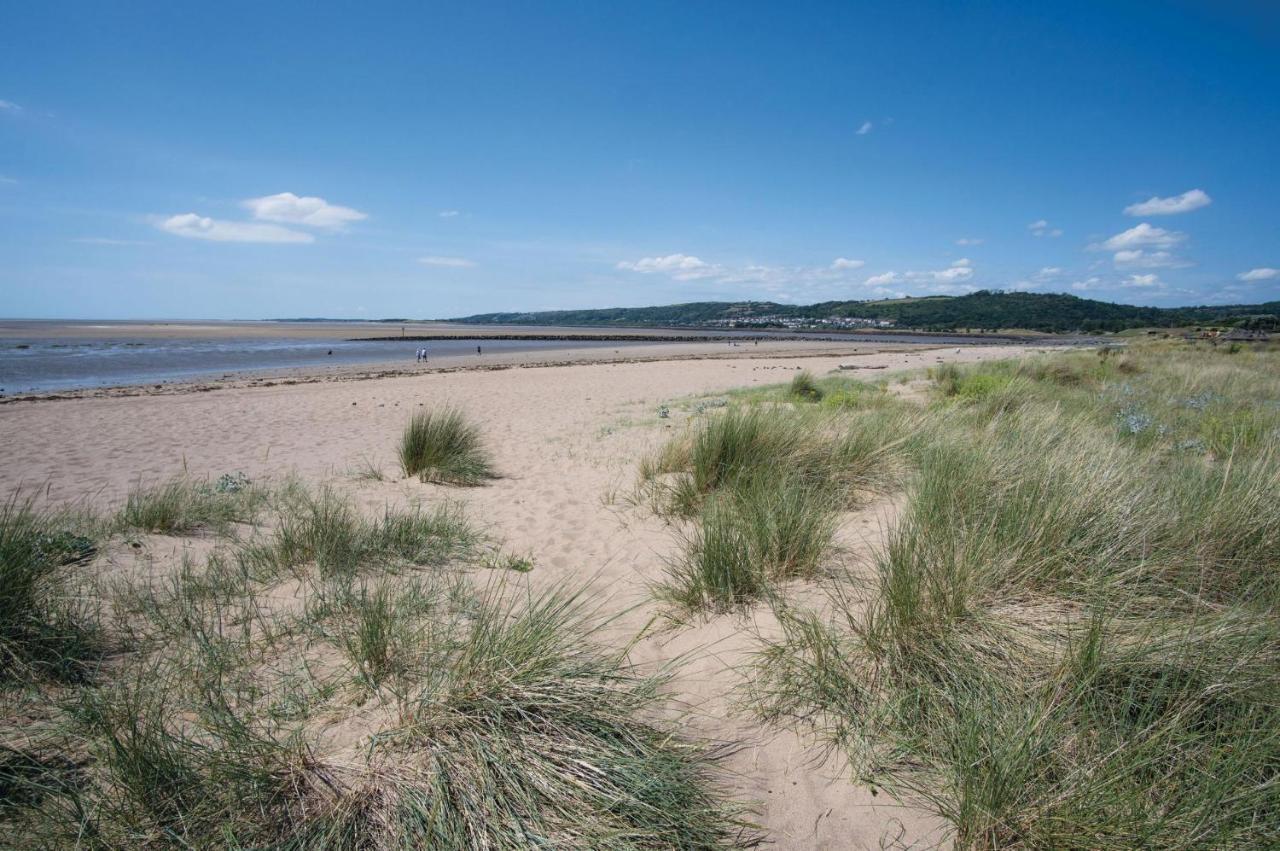 Beach View - 2 Bedroom Apartment - Llanelli Eksteriør bilde