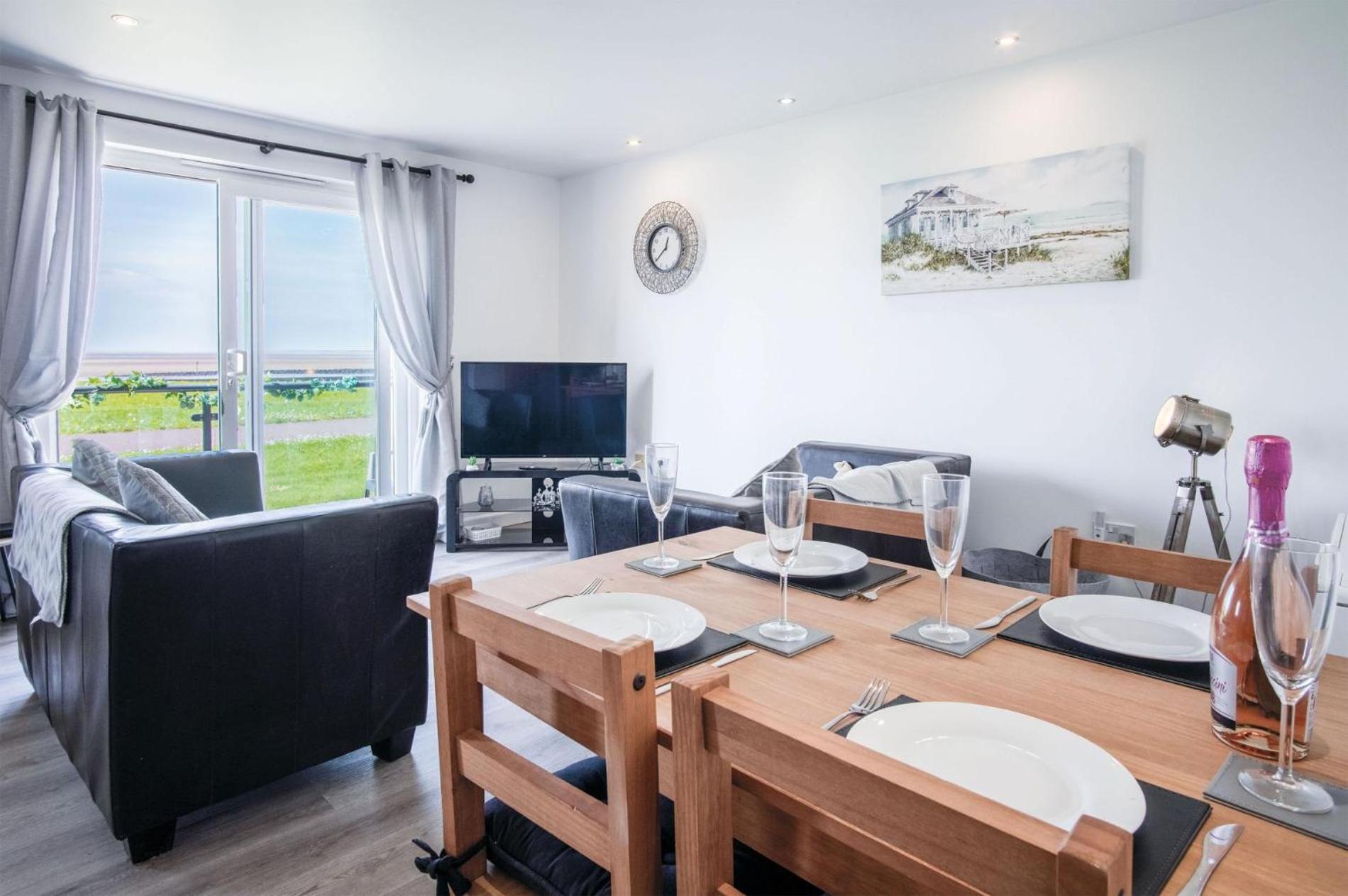 Beach View - 2 Bedroom Apartment - Llanelli Eksteriør bilde