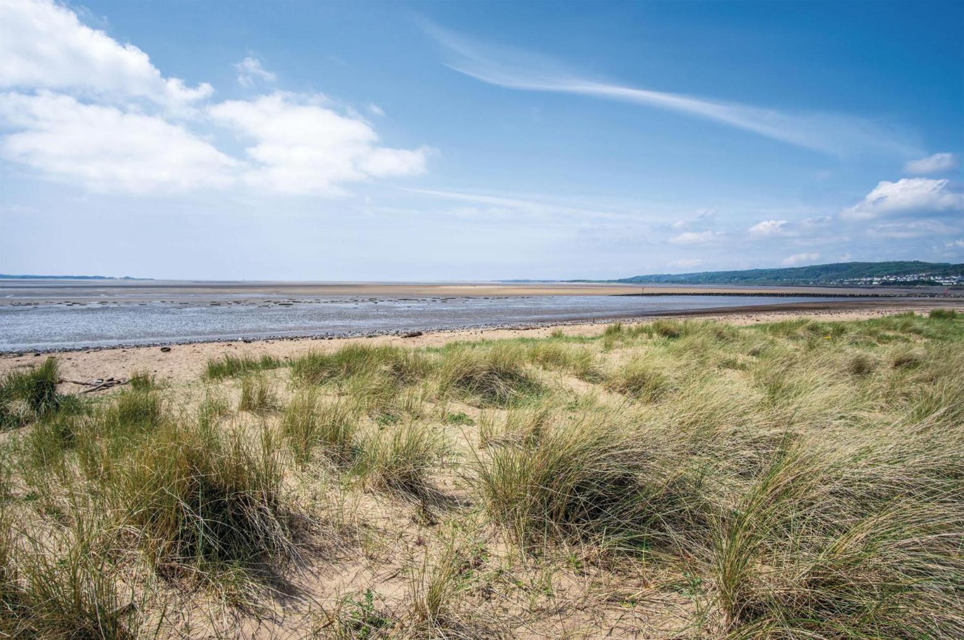 Beach View - 2 Bedroom Apartment - Llanelli Eksteriør bilde